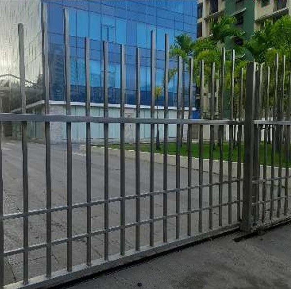 Premium Stainless Steel Gates - Corrosion-Resistant SS 304/202 Grade Heavy-Duty Main Boundary Entrance Gates, Mirror Polished or Matte Finish, Customizable Swing Sliding or Automatic Design for Homes, Villas, Factories & Commercial Properties - Wholesale